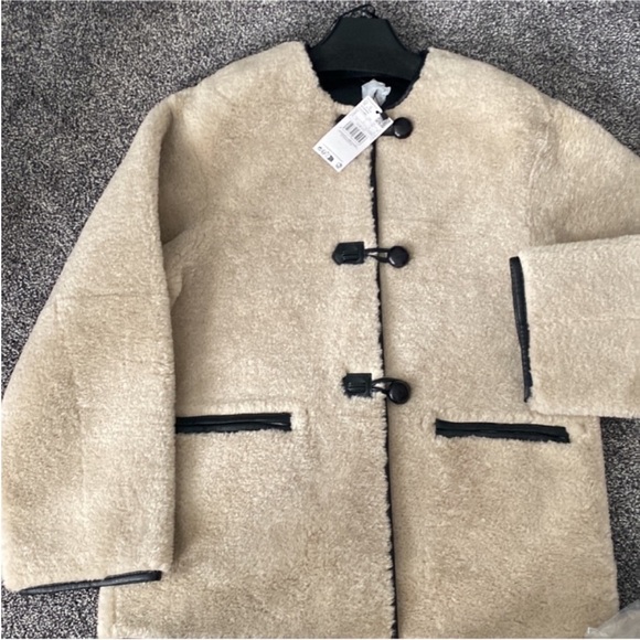 Mango Faux Shearling Chic Cream Coat with Black Accents, New with Tags - Picture 5 of 7